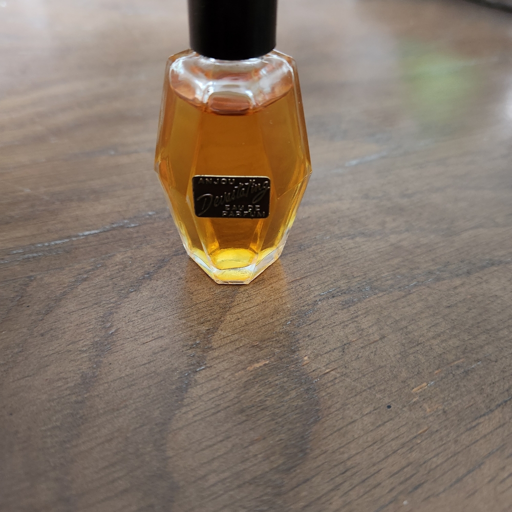 Anjou Devestating EAU DE PARFUM